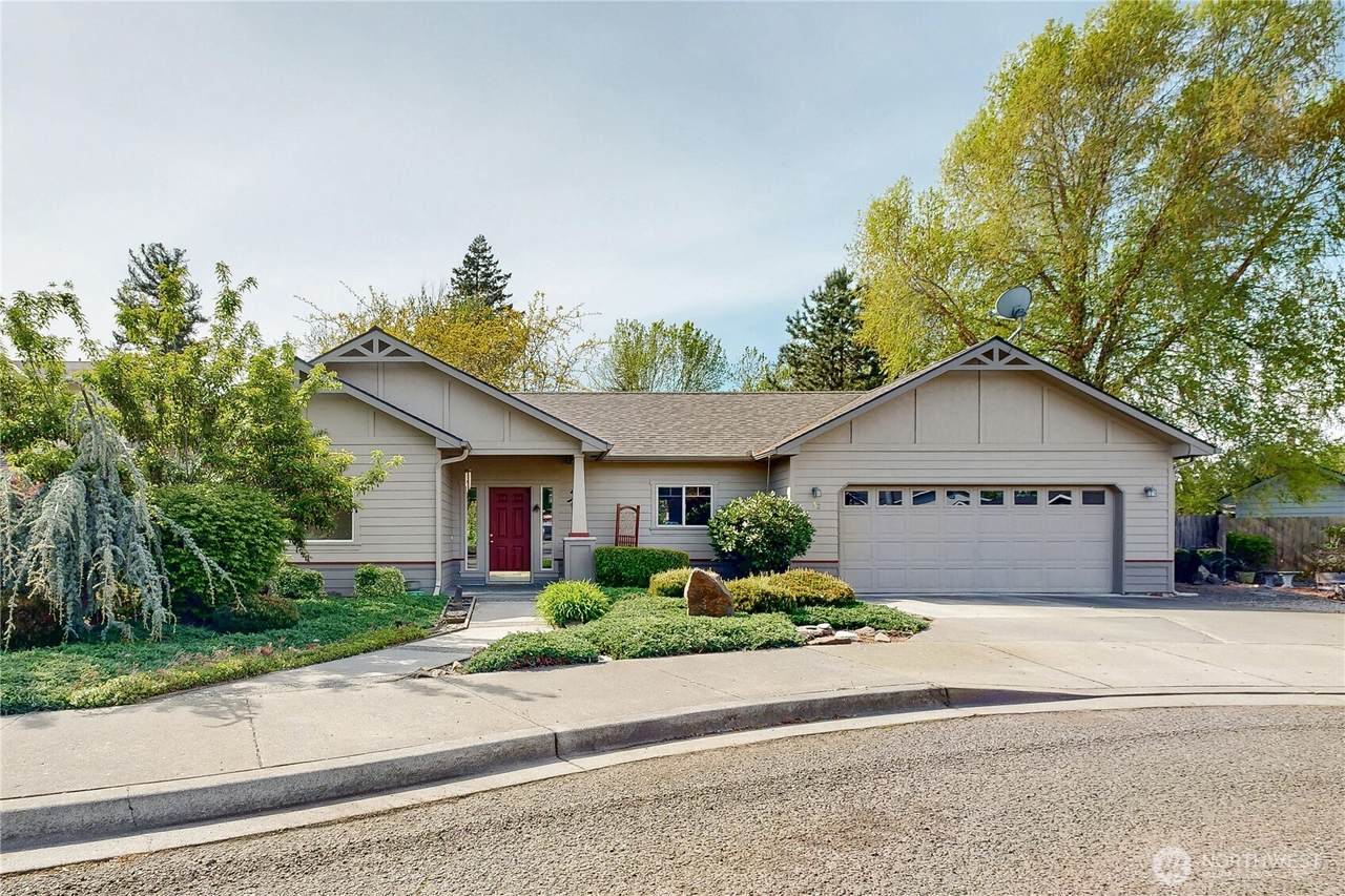 32 Parkwood Circle - Photo 1
