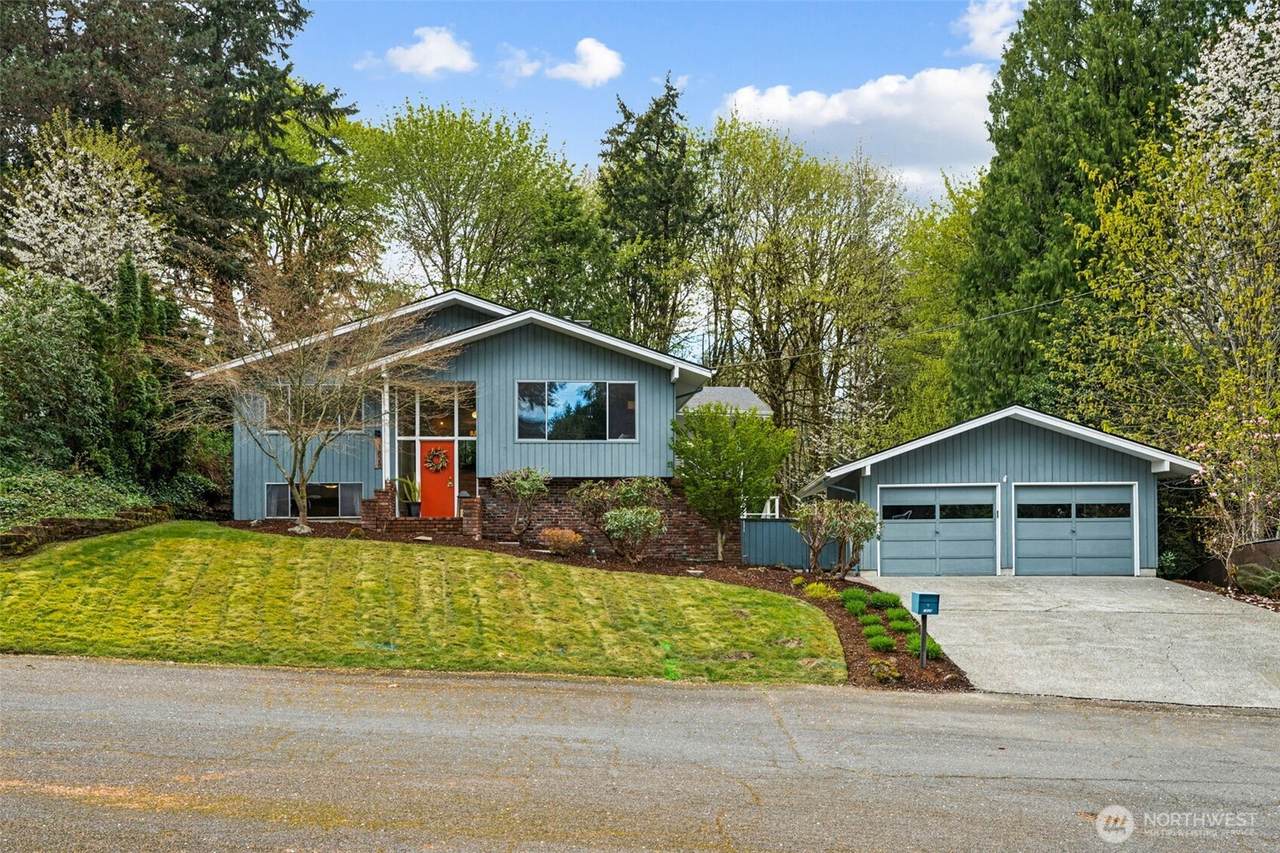 1828 Lakewood Circle - Photo 1