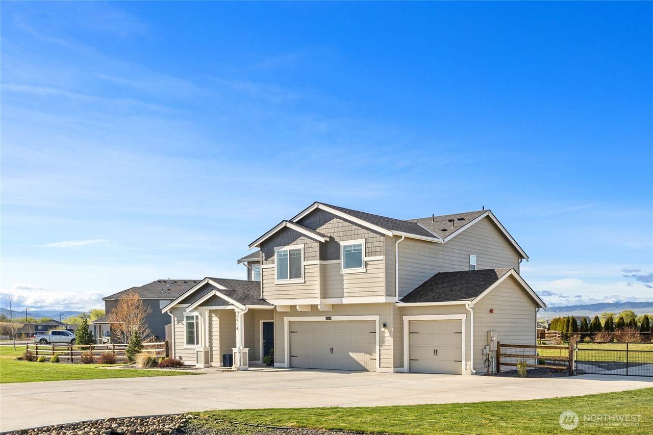 2810 Dapple Gray Way - Photo 1