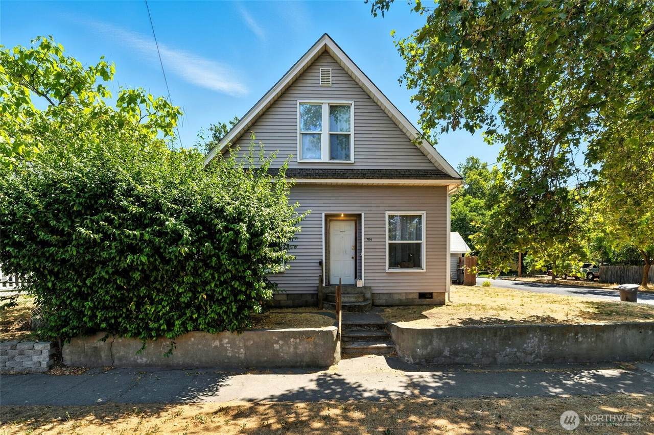704 Rose Street - Photo 1
