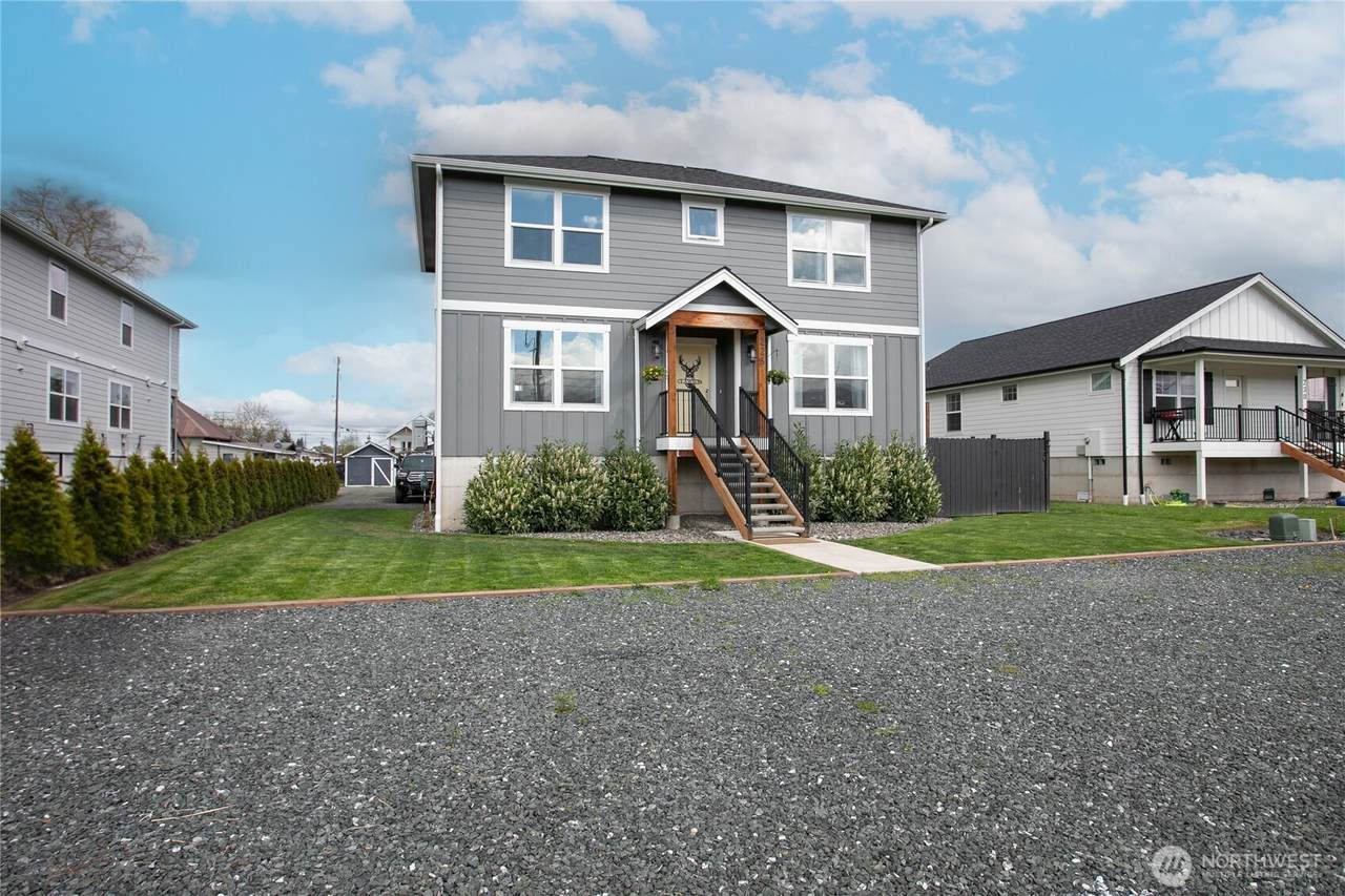 226 Morton Street - Photo 1