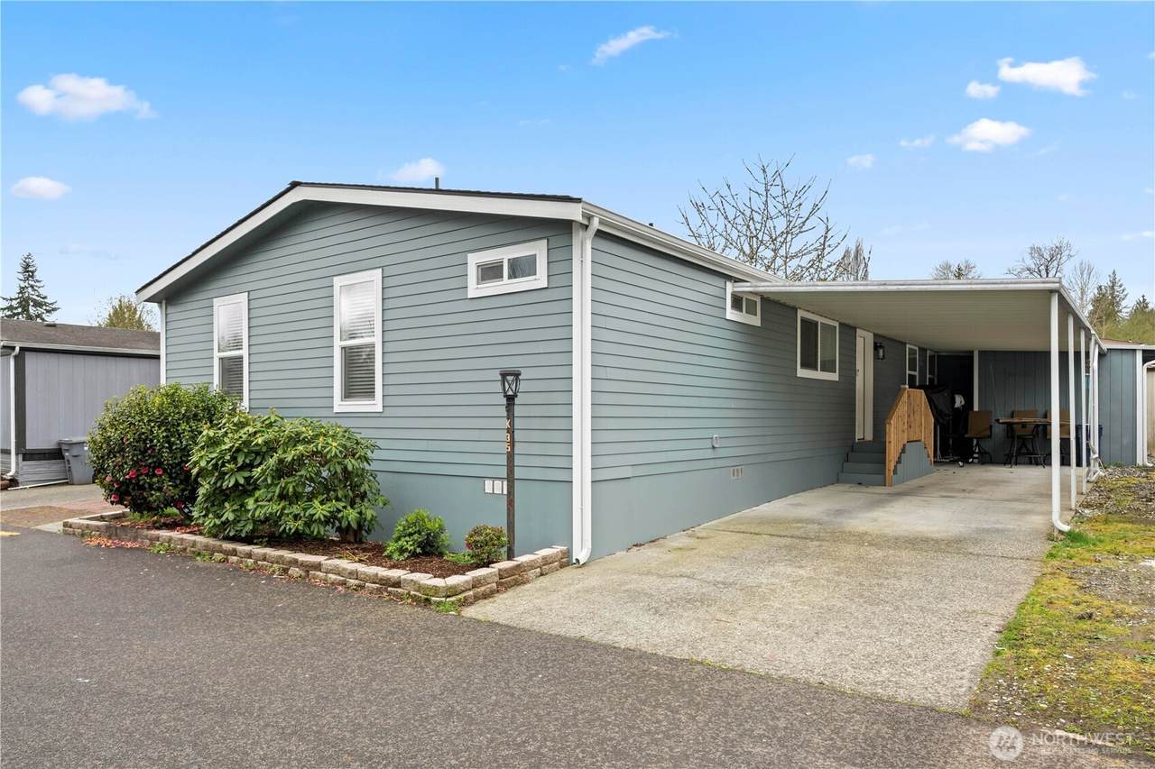 415 Lakeview Rd - Photo 1
