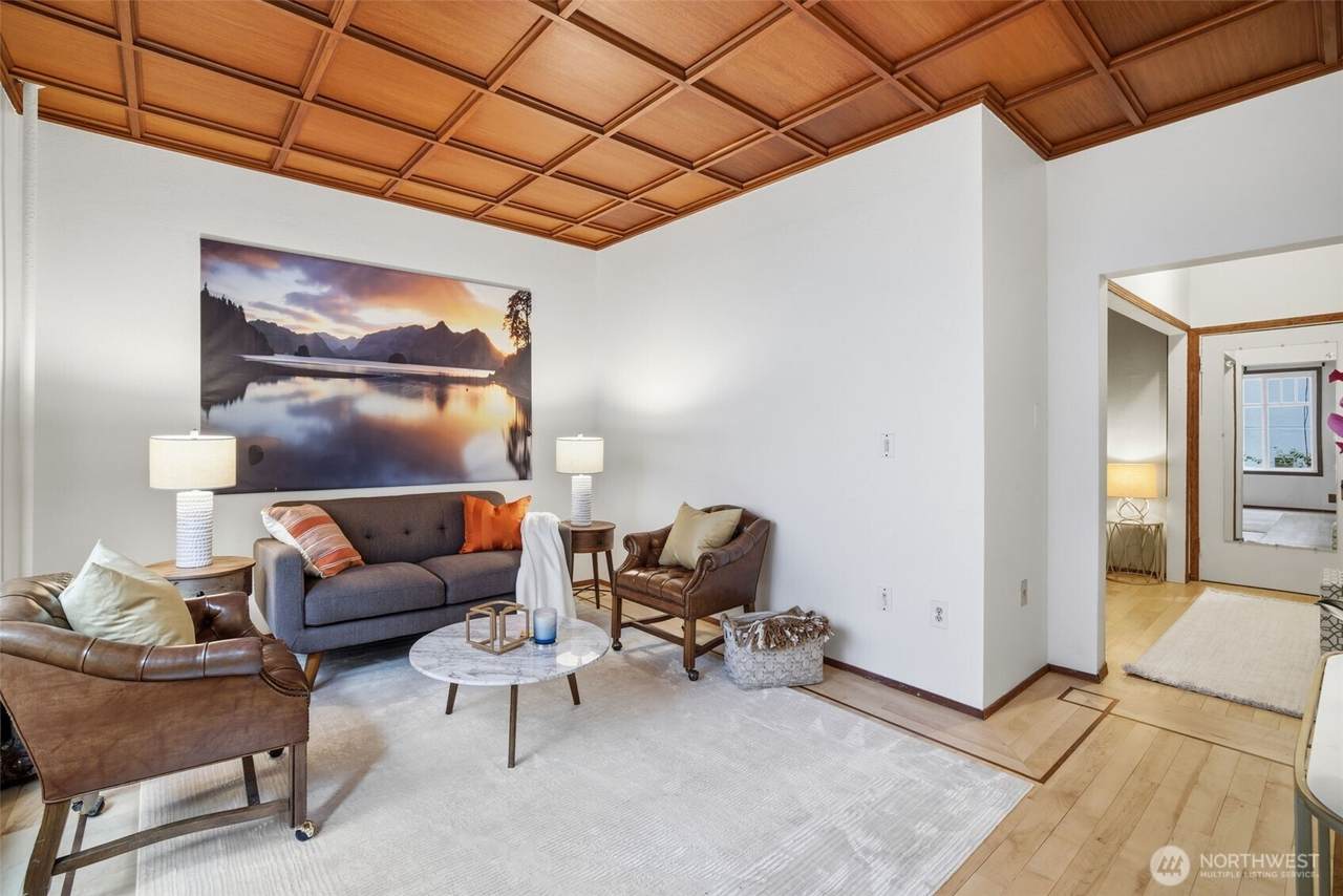 1107 Denny Way - Photo 1