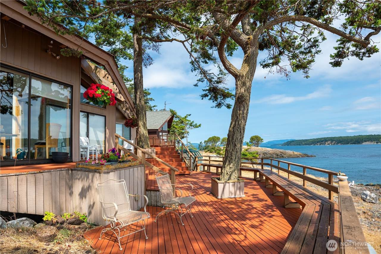 190 Island Drive - Photo 1