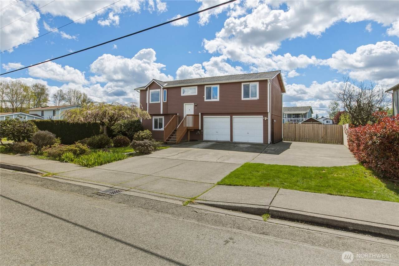 115 3rd Avenue - Photo 1