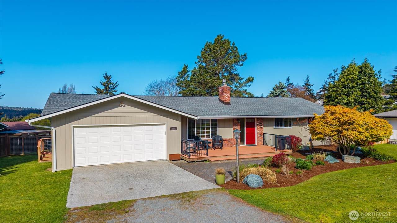 601 Thornberry - Photo 1