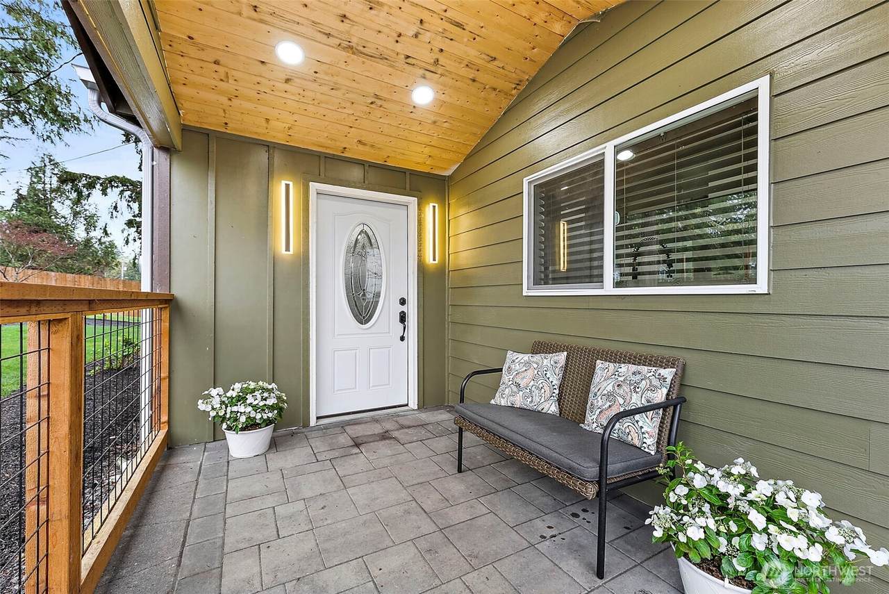 20425 198th Avenue - Photo 1