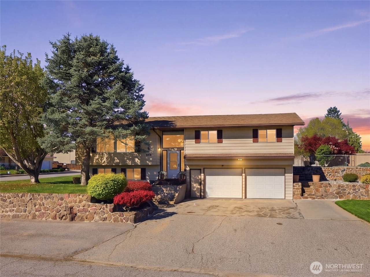 214 Kansas Avenue - Photo 1
