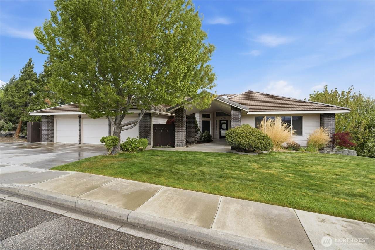 4100 43rd Avenue - Photo 1