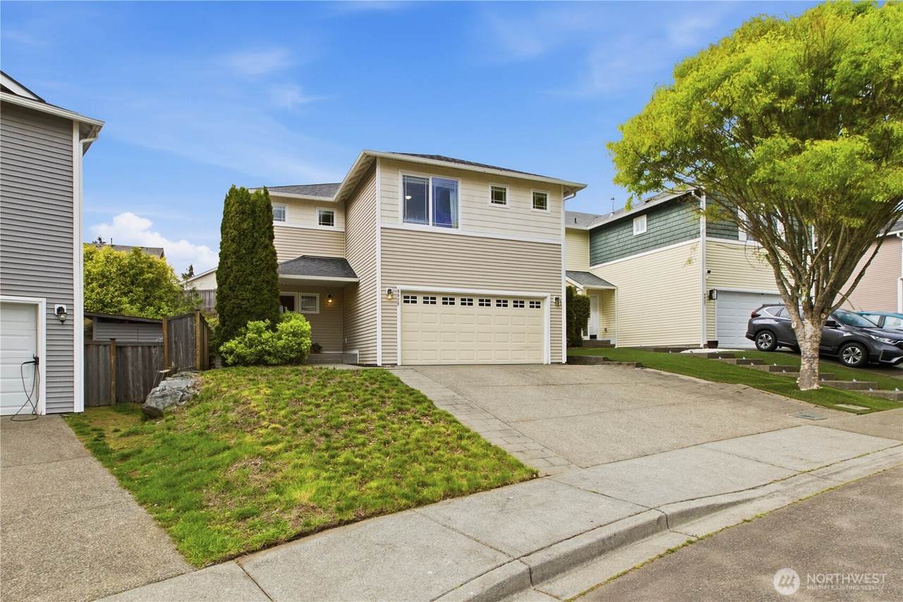 9929 195th Avenue - Photo 1
