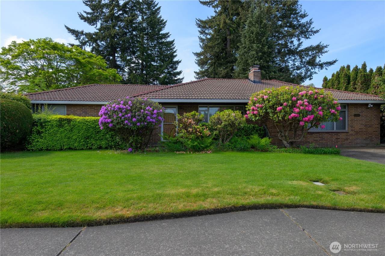 5304 108th Street - Photo 1