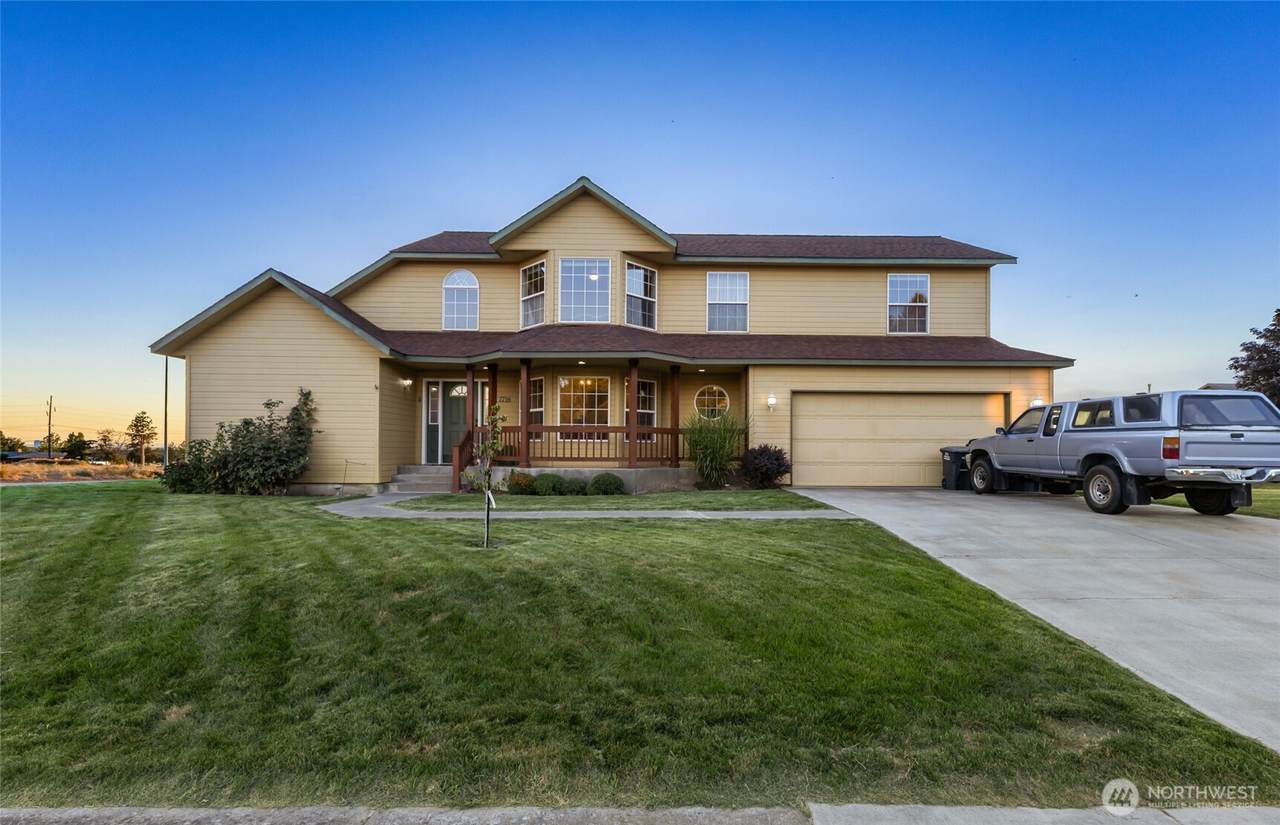 1716 Legend Lane - Photo 1