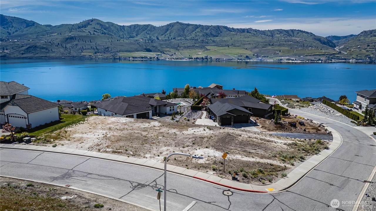 100 Waterview Drive - Photo 1