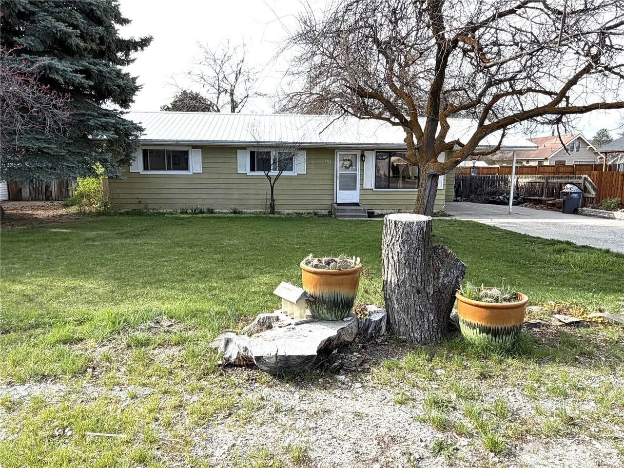 104 First Street - Photo 1