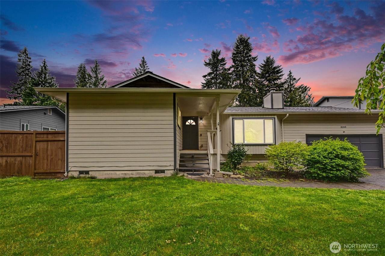 8203 181st Avenue - Photo 1