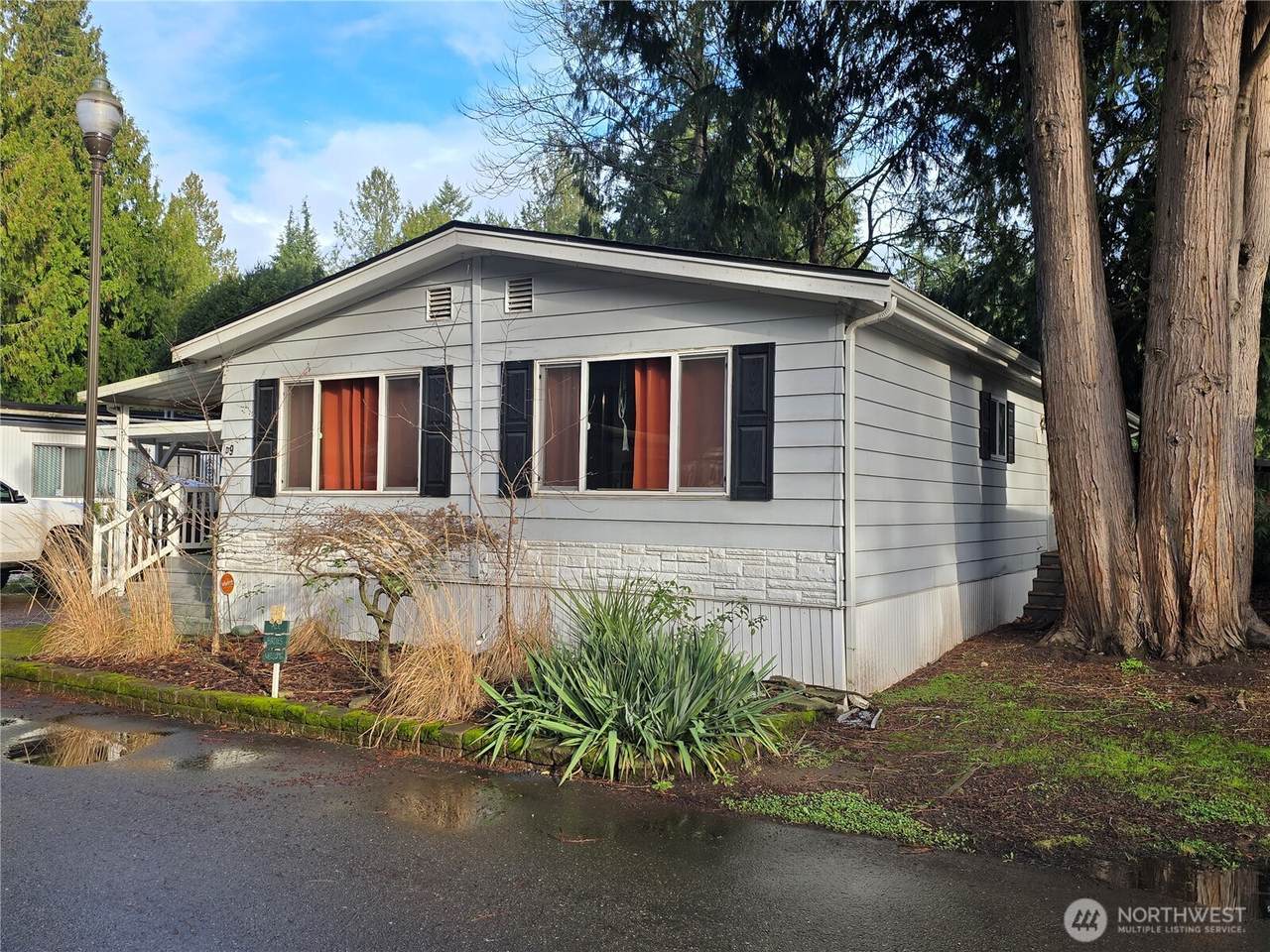 900 29th Street - Photo 1