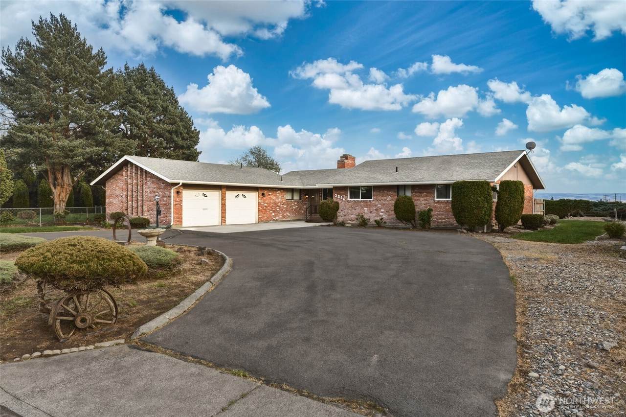 2314 Frazier Drive - Photo 1