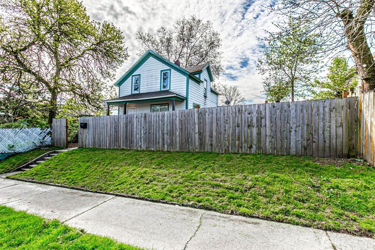 1442 29th Street - Photo 1