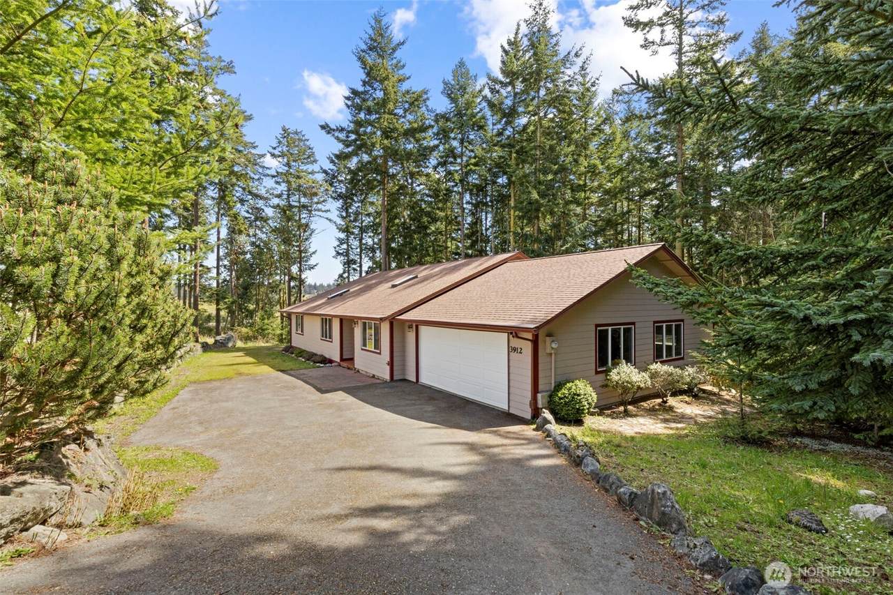 3912 Holcomb - Photo 1
