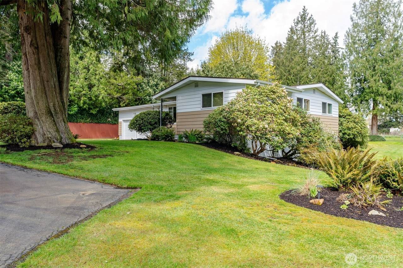 6017 132nd Street - Photo 1
