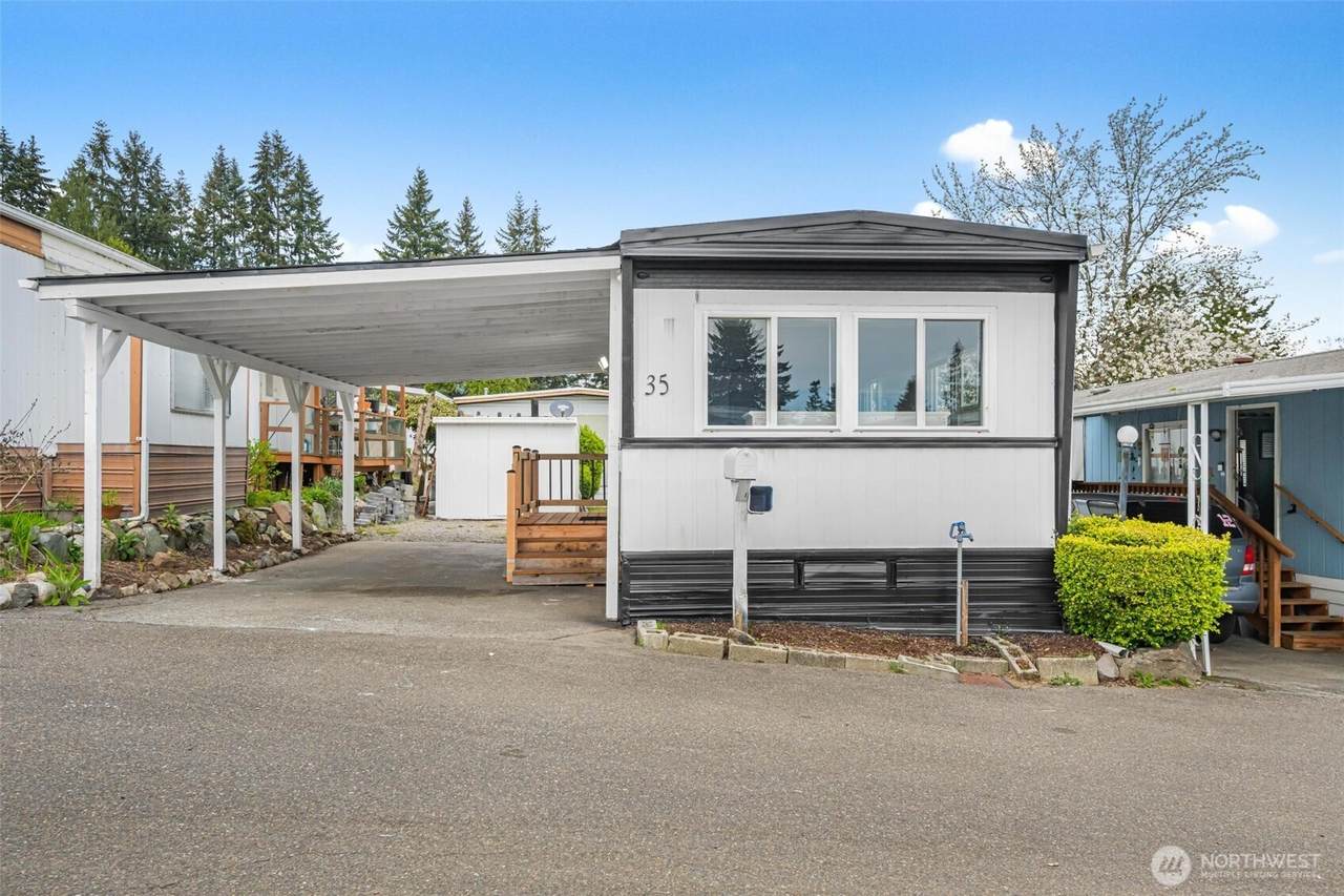 23708 Locust Way - Photo 1