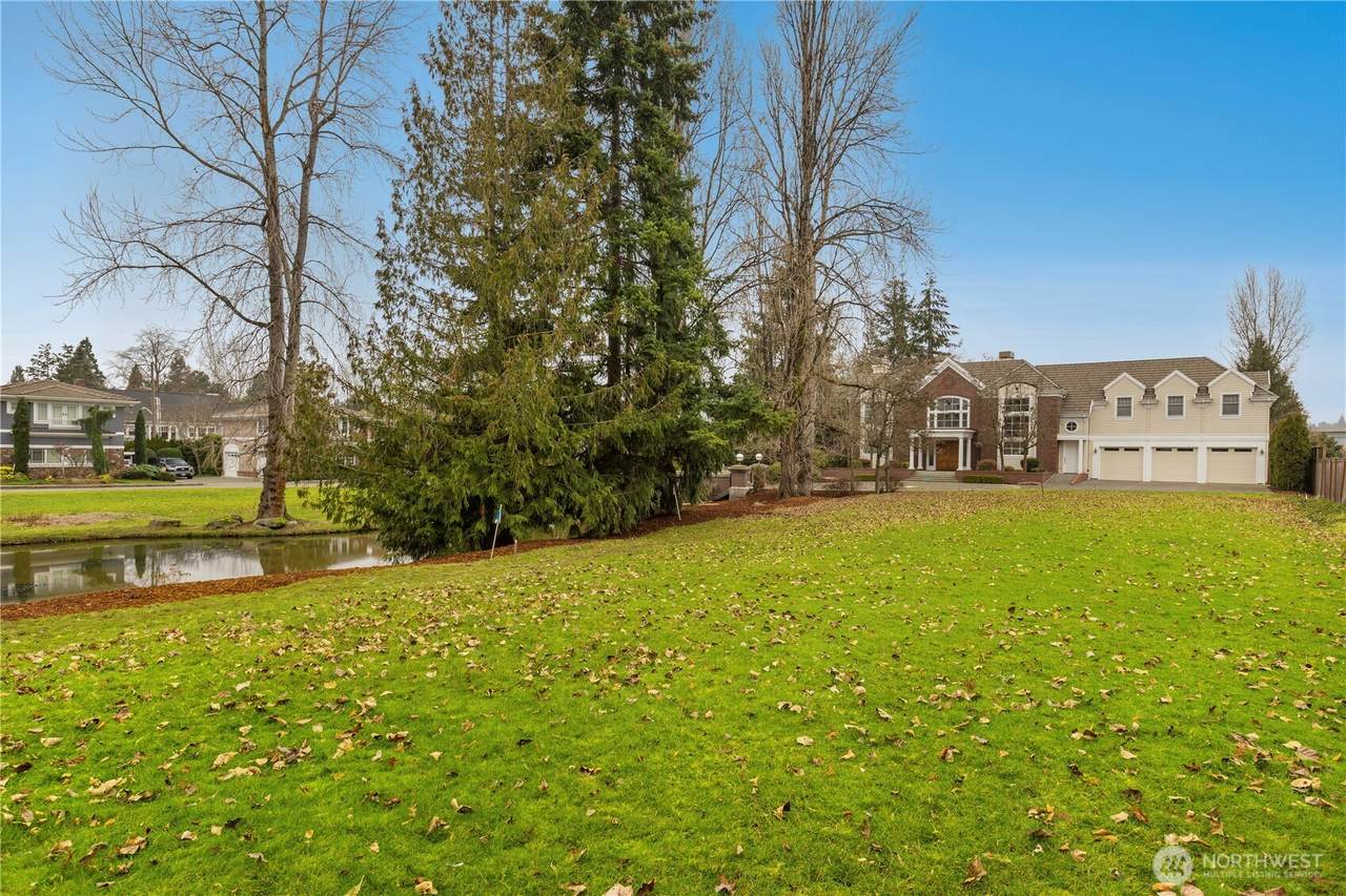 2540 39th Avenue - Photo 1