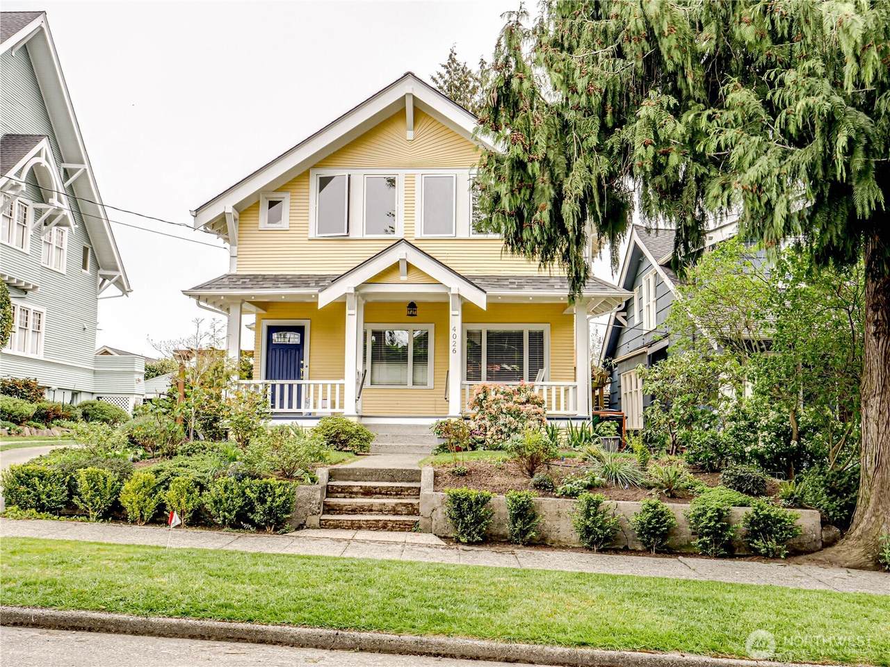 4026 Burke Avenue - Photo 1
