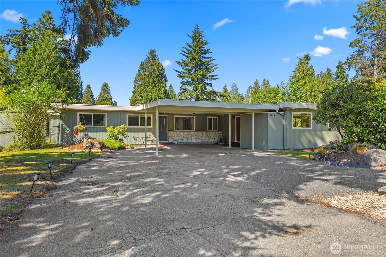 8119 190th Street - Photo 1