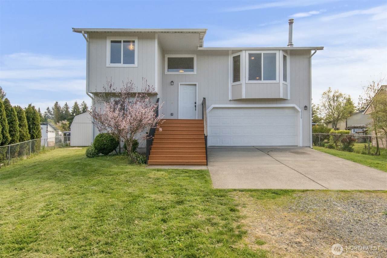 8520 Pepperidge Lane - Photo 1