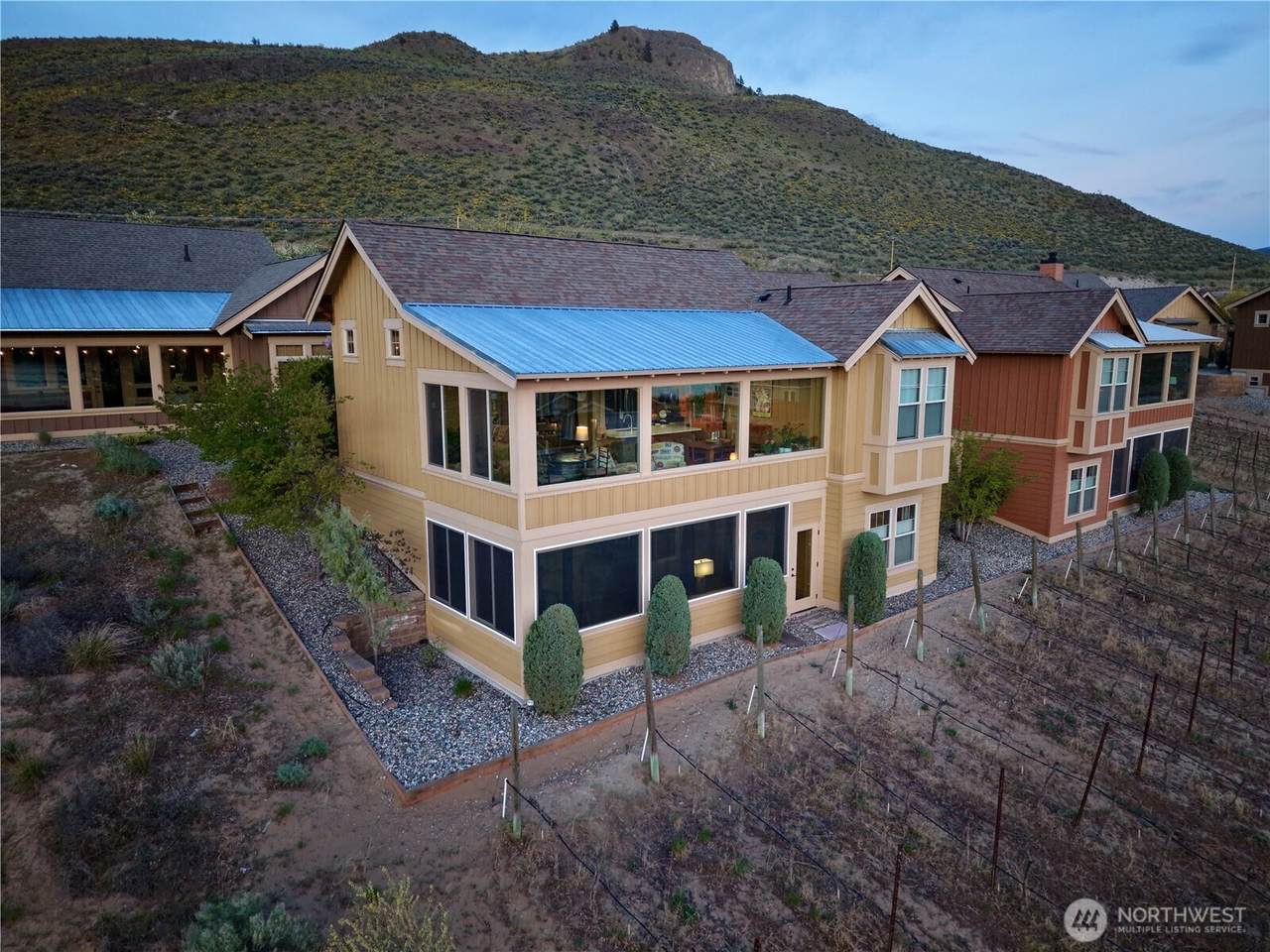 122 Village Way - Photo 1