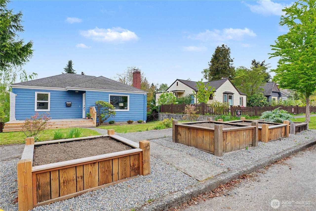 7537 21st Avenue - Photo 1