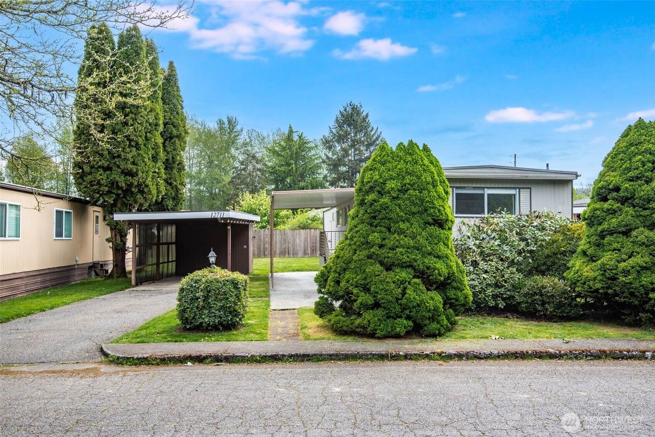 12711 142nd Avenue - Photo 1