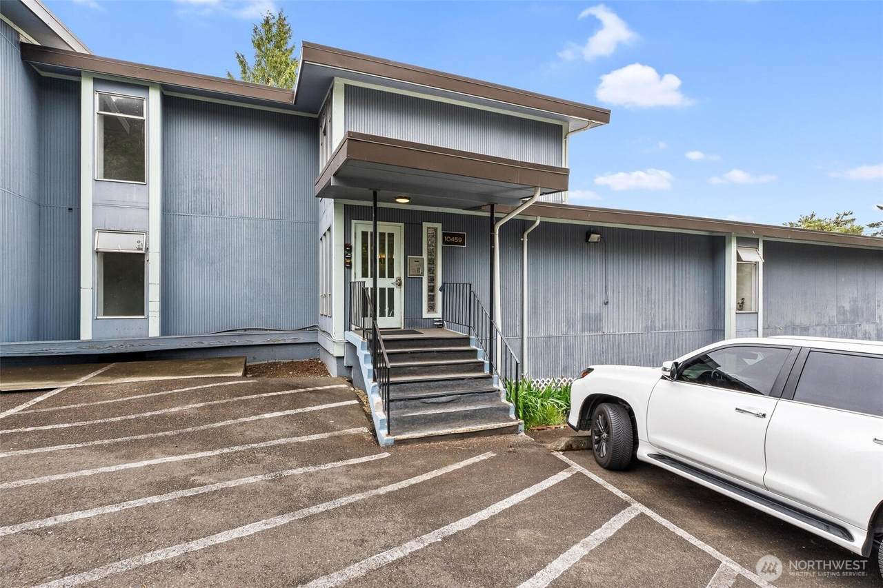 10459 Des Moines Memorial Drive - Photo 1