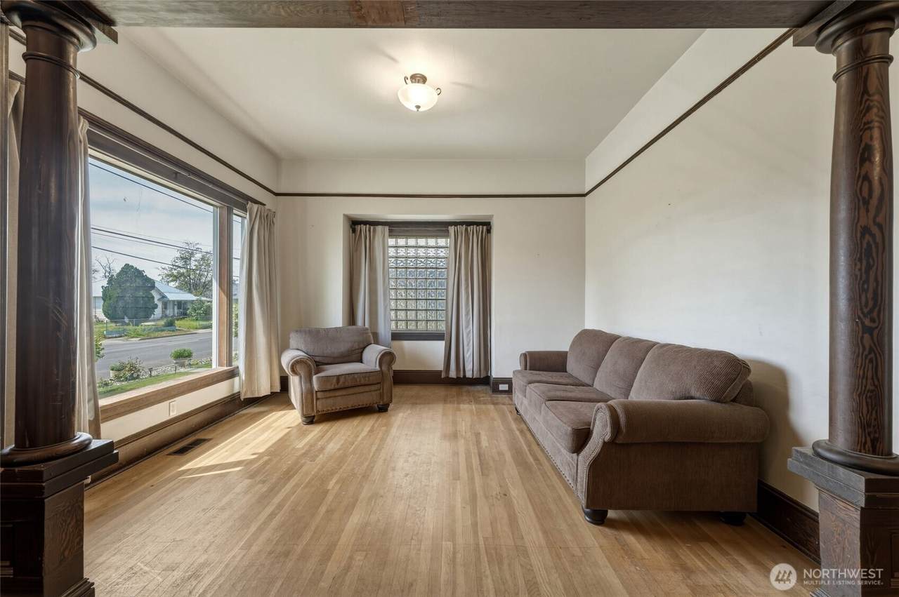 https://bt-photos.global.ssl.fastly.net/nwmls/1280_boomver_1_2511836-1.jpg