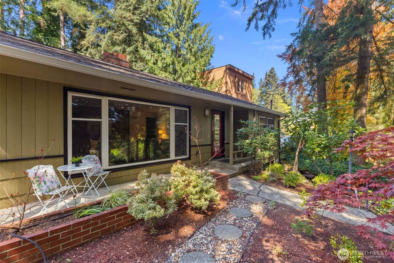 327 108 Avenue - Photo 1