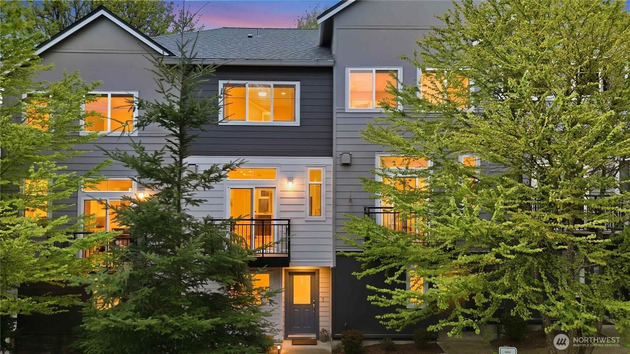 2225 Moraine Place - Photo 1