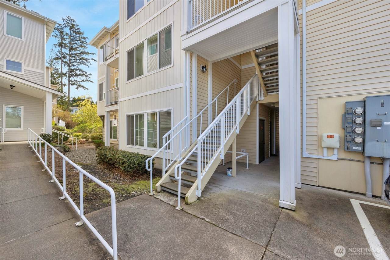 14915 38th Drive - Photo 1