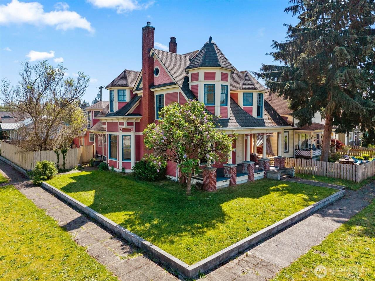 726 E Street - Photo 1