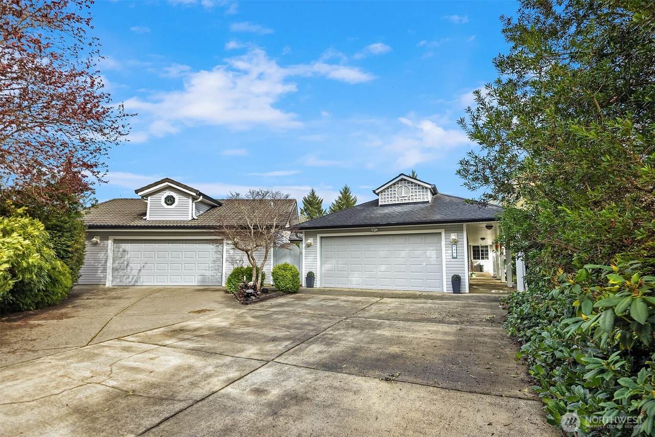 646 Island Cir Se - Photo 1