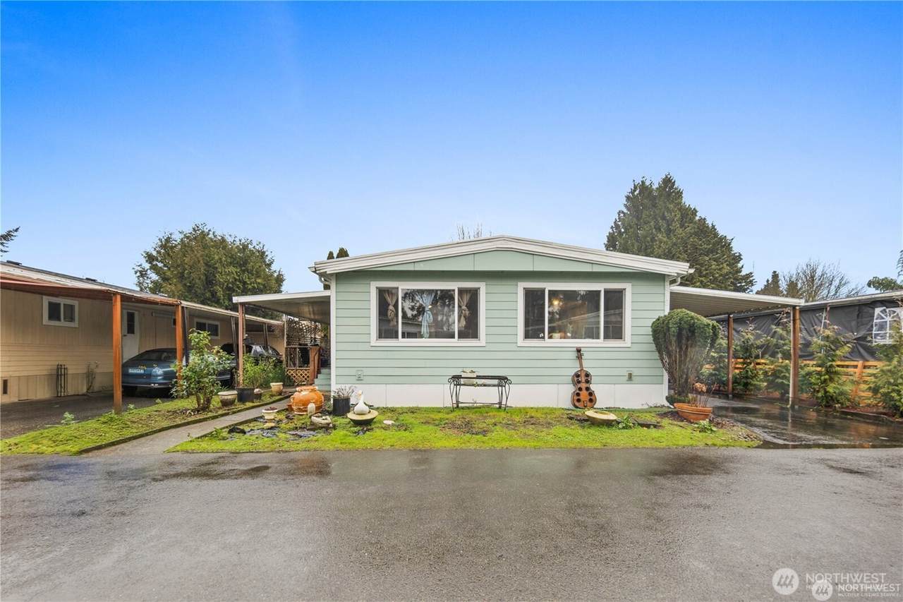 15713 81st Street - Photo 1