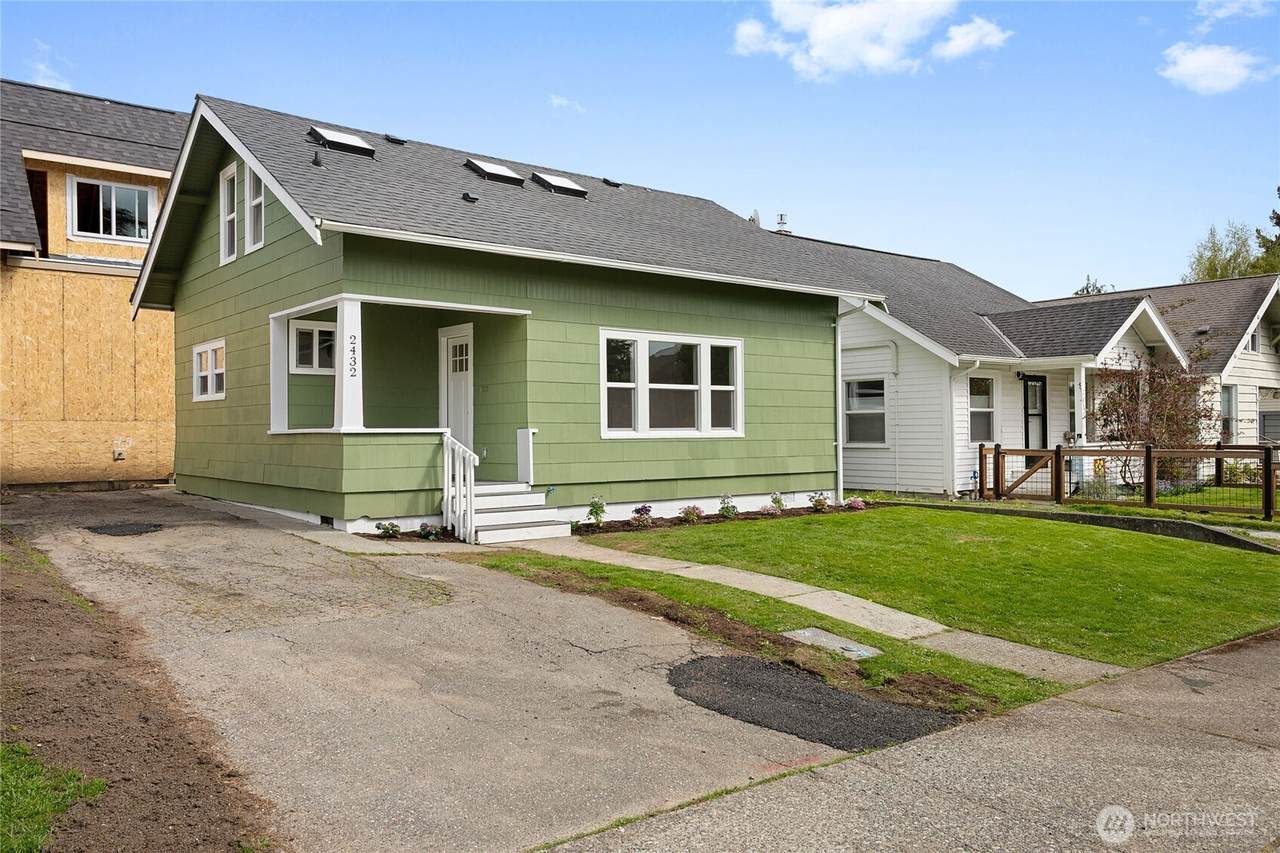 2432 Grant Street - Photo 1
