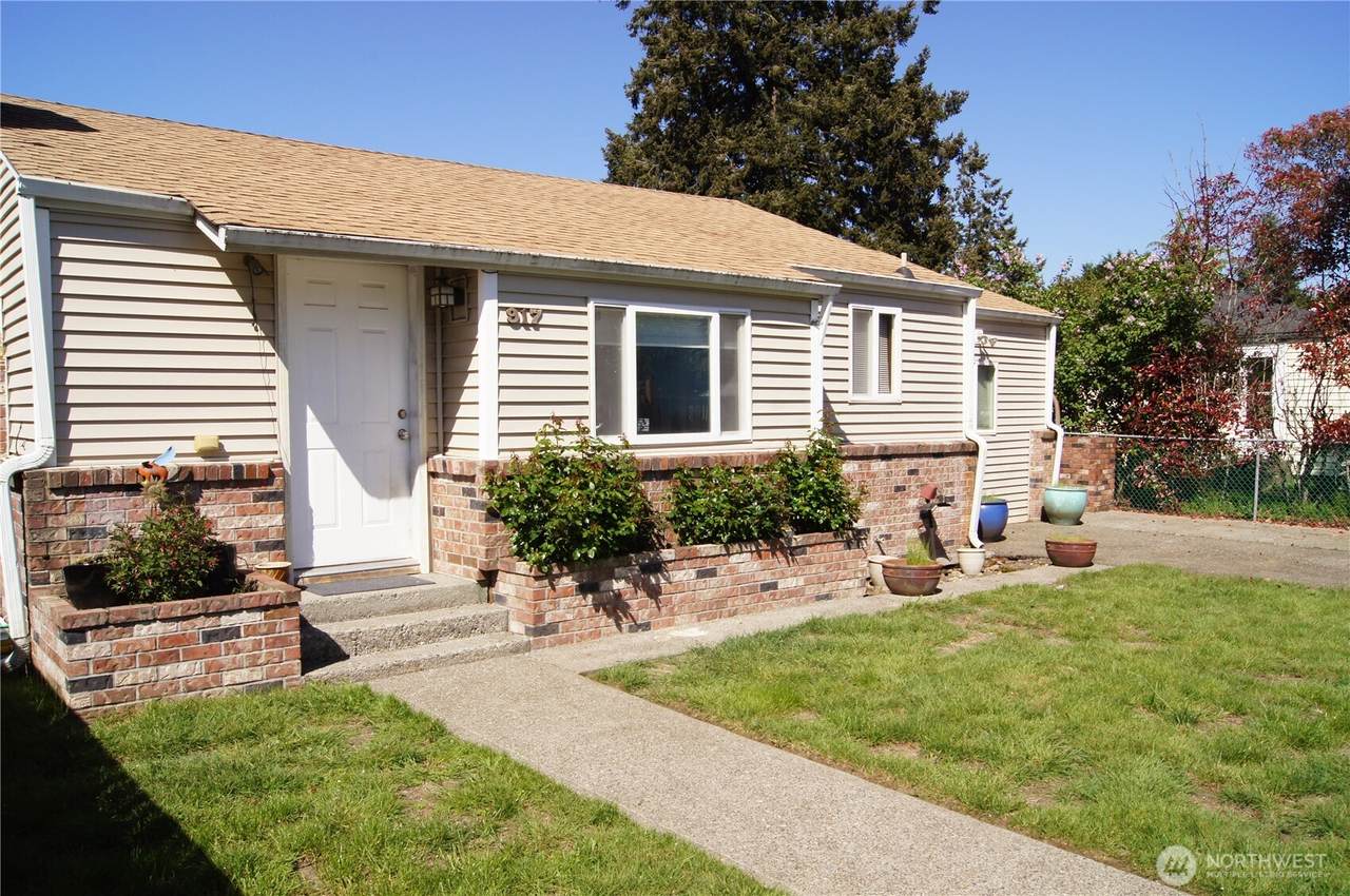 917 Violet Meadow Street - Photo 1