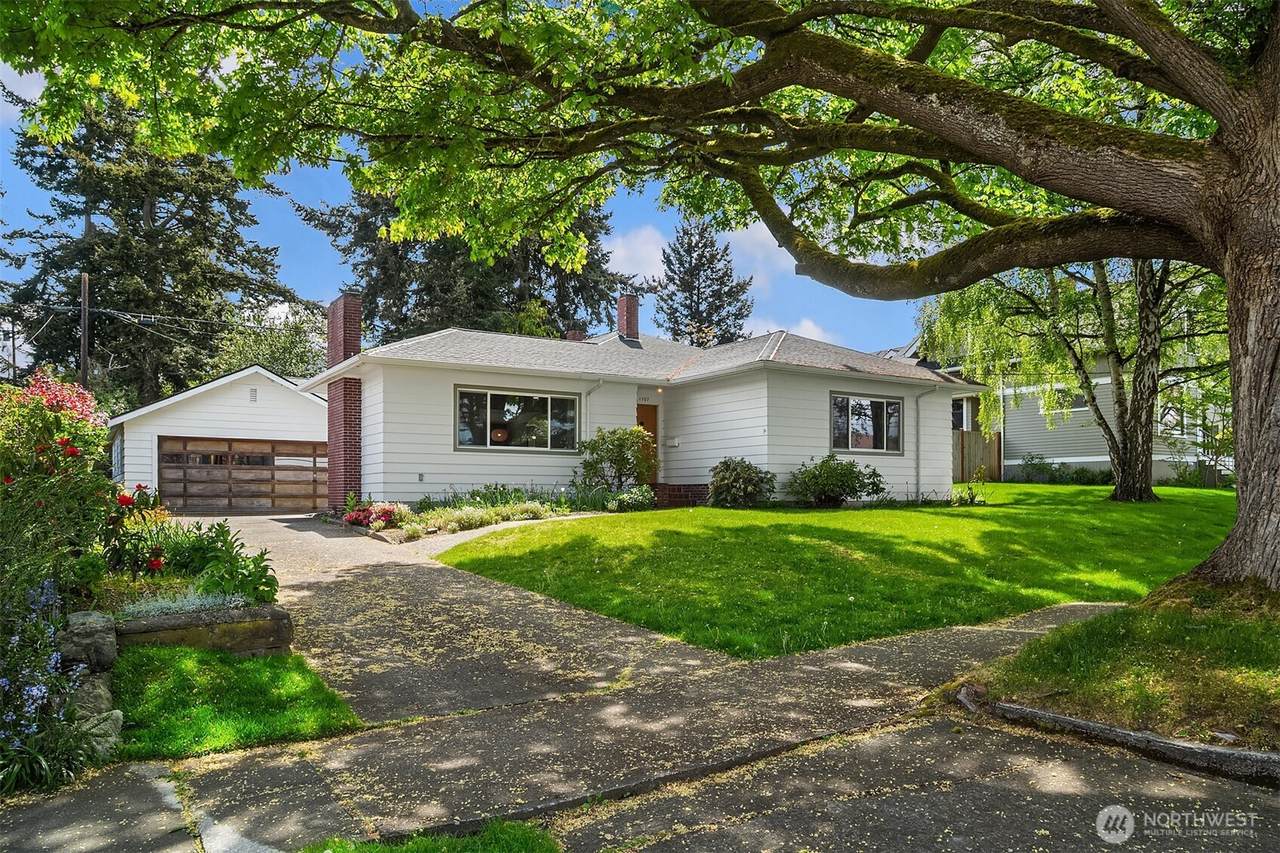 1707 8th Street - Photo 1