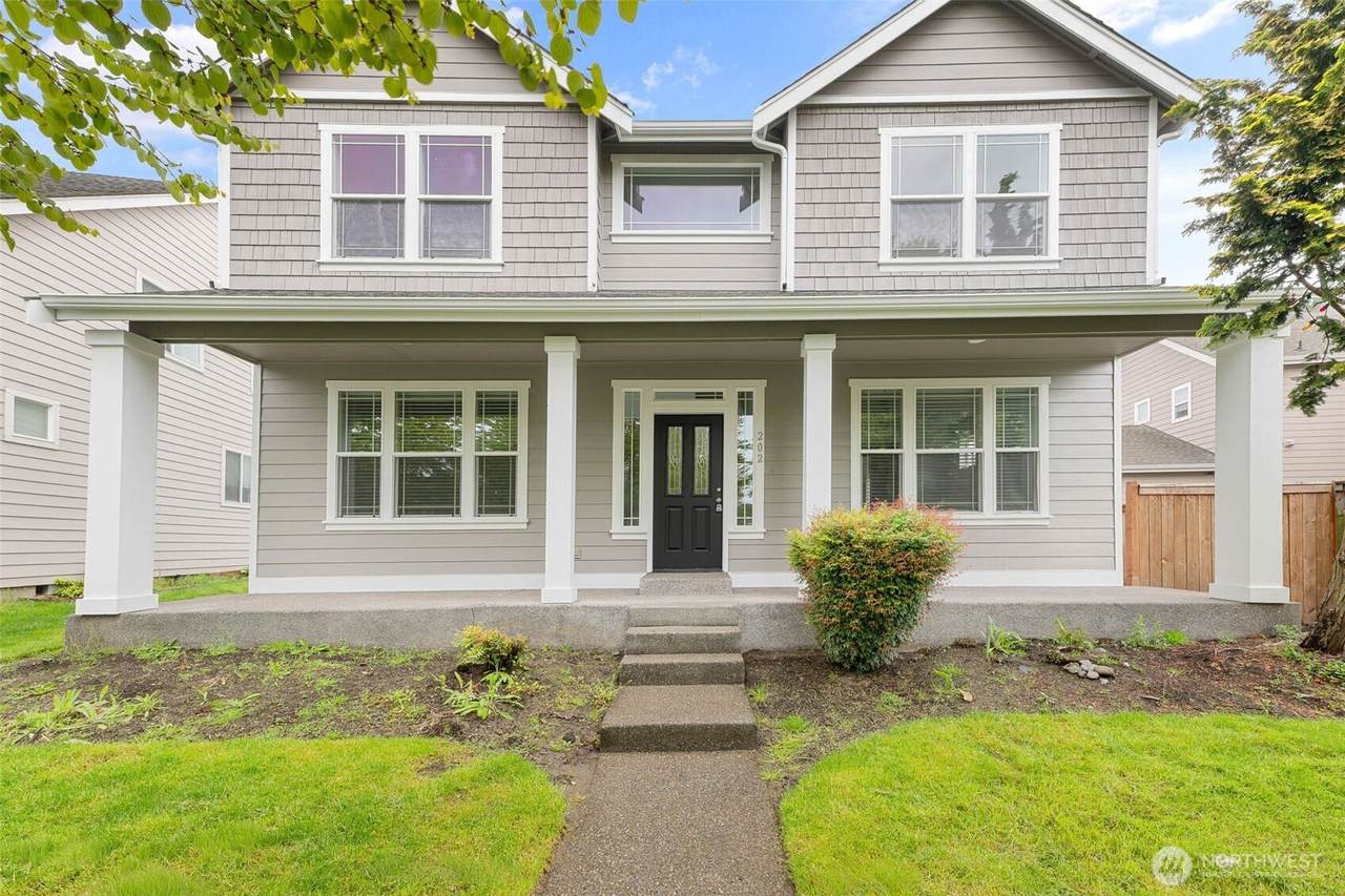 202 Hawk Avenue - Photo 1