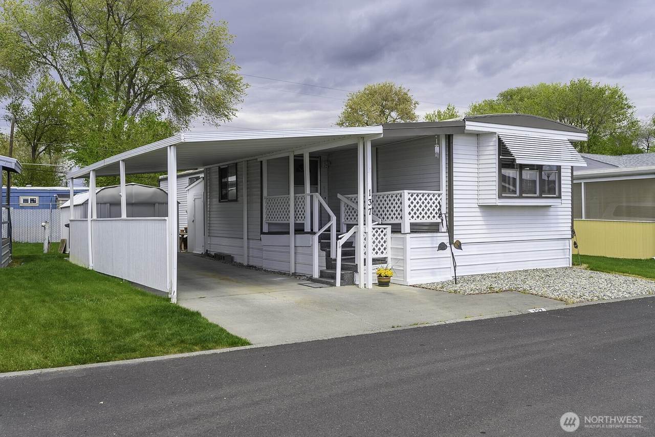 2240 Broadway - Photo 1