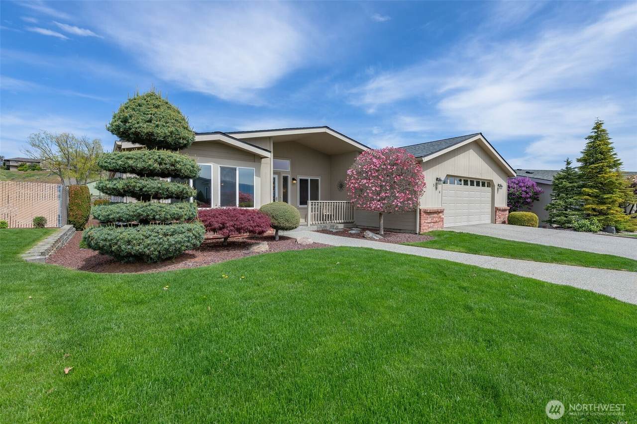 586 Canyon Drive - Photo 1
