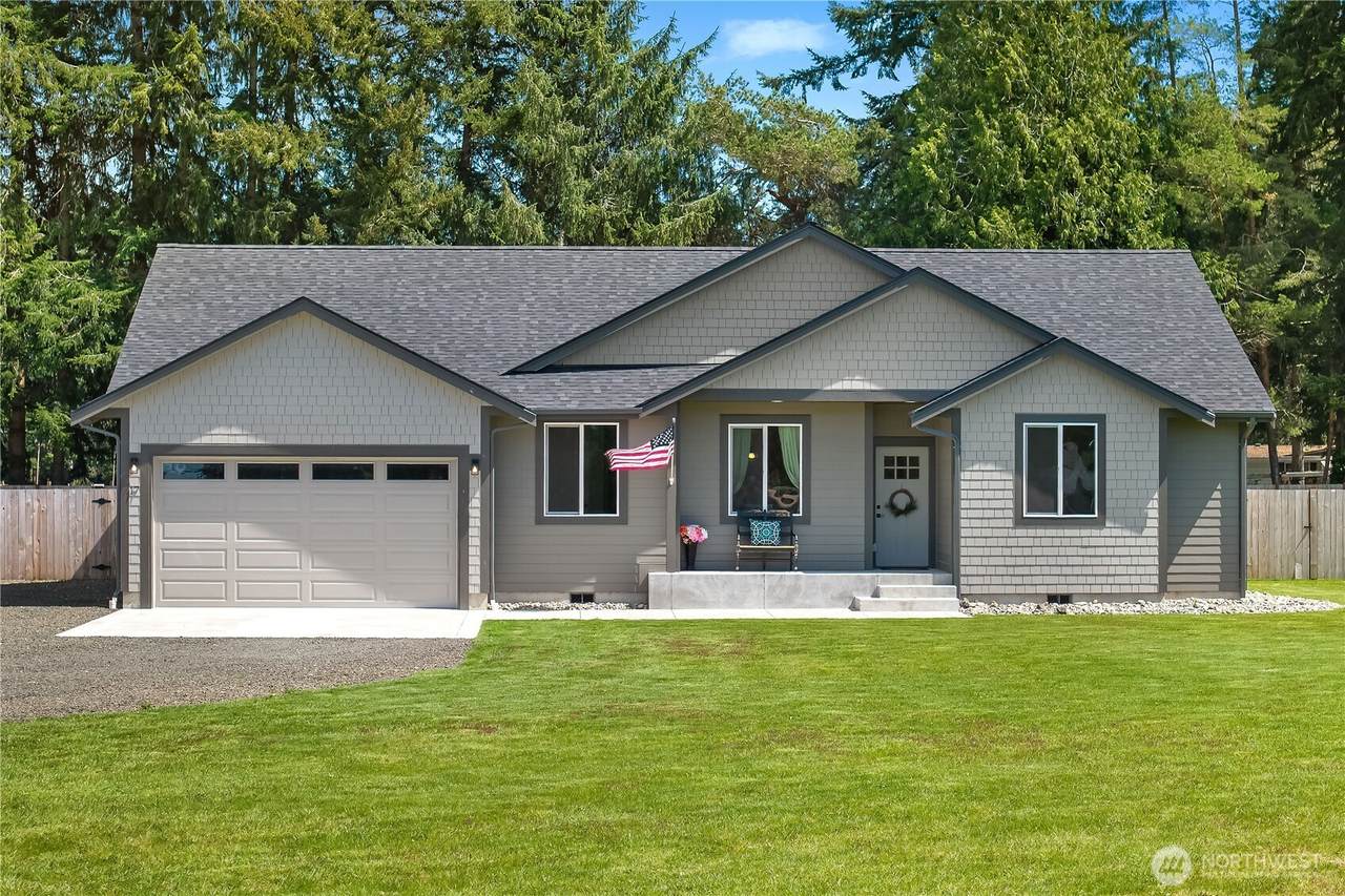 17 Ellen Lane - Photo 1