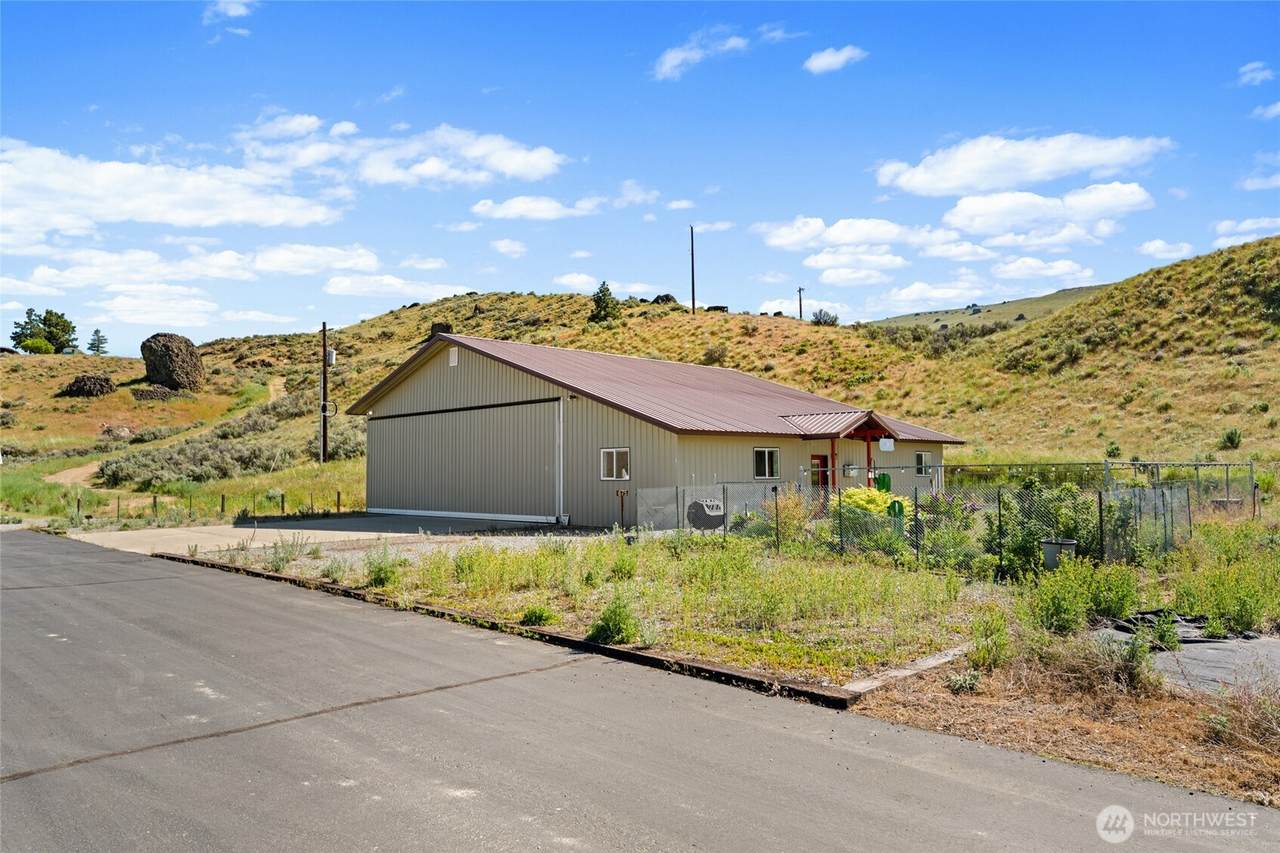 675 Peach Road - Photo 1