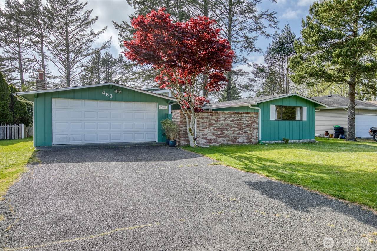 483 Dolphin Avenue - Photo 1
