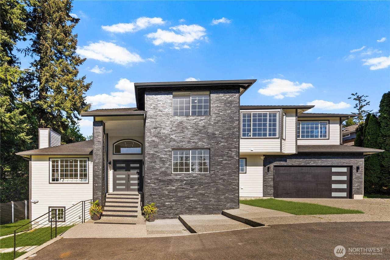 902 18th Street - Photo 1